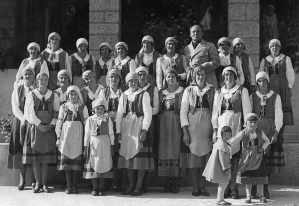 Ragazze in costume
